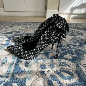 Black and white tweed heels with bow detail in size 8.5.